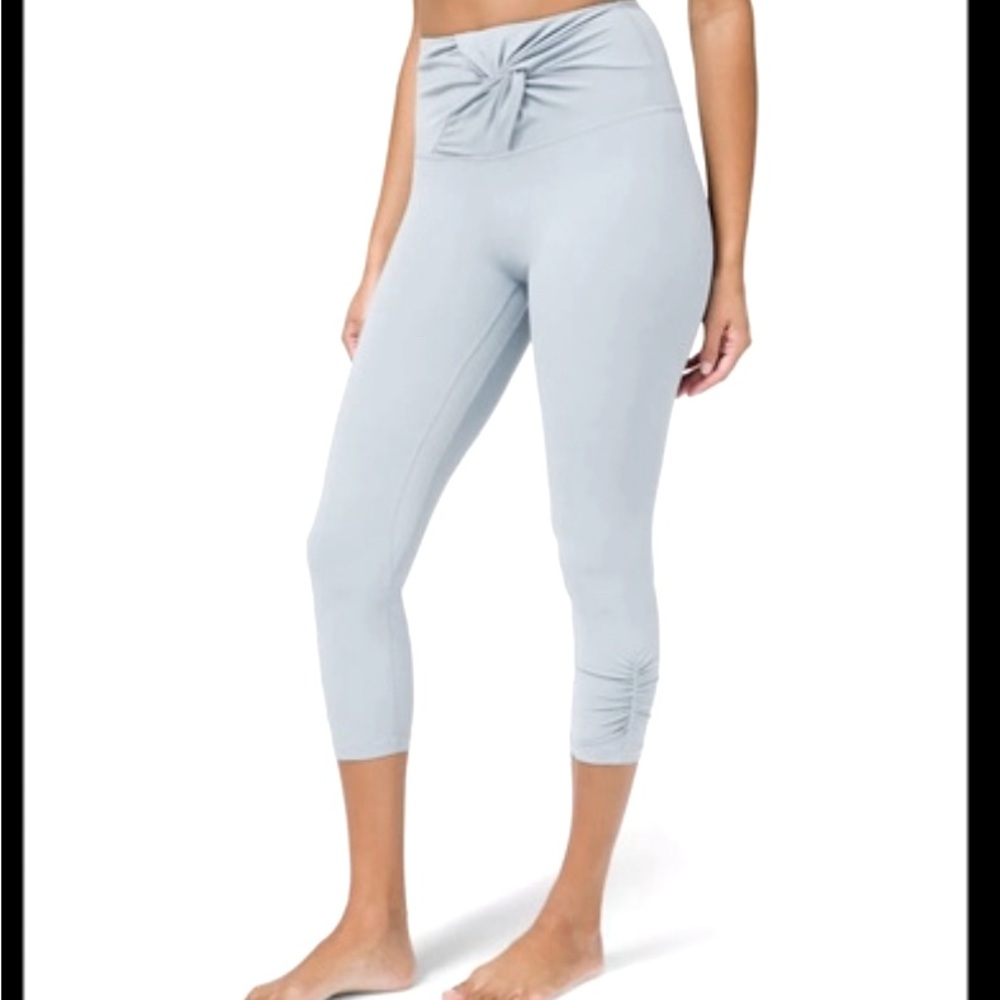 lululemon Align™ High-Rise Crop
23"
Twist Waist